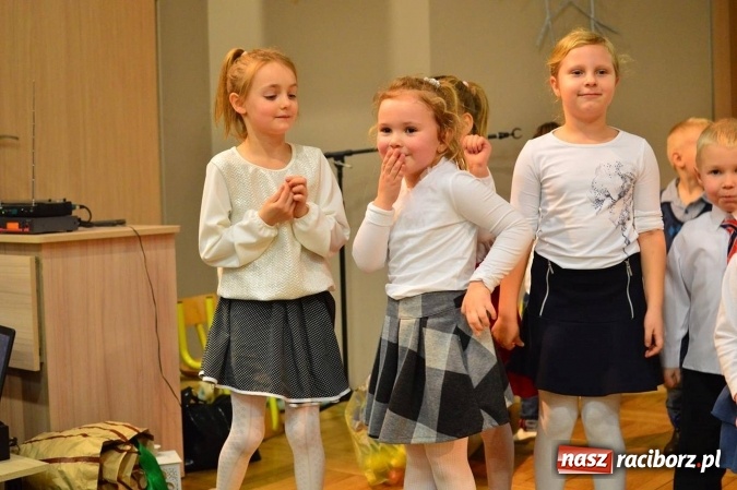 Zdjęcie w galerii na portalu naszraciborz.pl: Dzień Babci i Dziadka w bieńkowickim przedszkolu  wiadomości z regionu