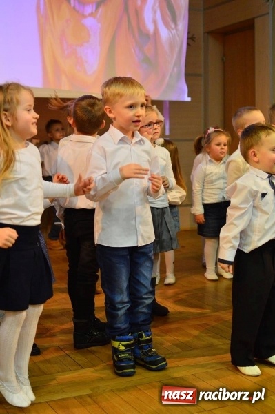 Zdjęcie w galerii na portalu naszraciborz.pl: Dzień Babci i Dziadka w bieńkowickim przedszkolu  wiadomości z regionu