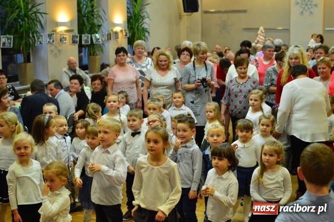 Zdjęcie w galerii na portalu naszraciborz.pl: Dzień Babci i Dziadka w bieńkowickim przedszkolu  wiadomości z regionu