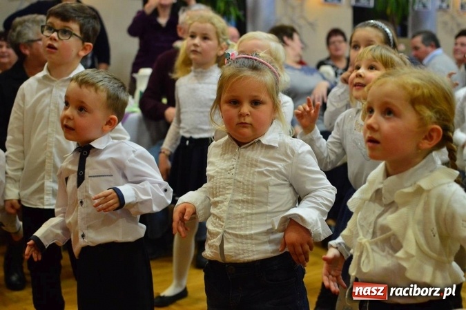 Zdjęcie w galerii na portalu naszraciborz.pl: Dzień Babci i Dziadka w bieńkowickim przedszkolu  wiadomości z regionu