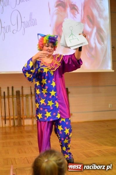 Zdjęcie w galerii na portalu naszraciborz.pl: Dzień Babci i Dziadka w bieńkowickim przedszkolu  wiadomości z regionu
