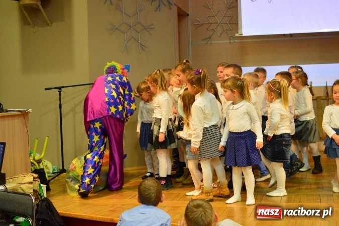 Zdjęcie w galerii na portalu naszraciborz.pl: Dzień Babci i Dziadka w bieńkowickim przedszkolu  wiadomości z regionu