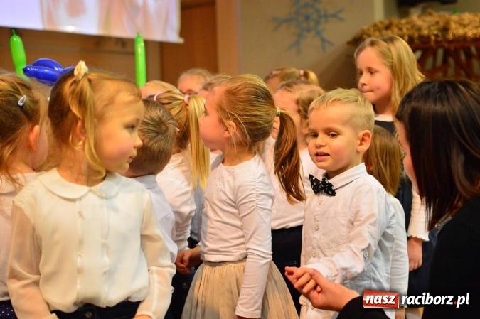 Zdjęcie w galerii na portalu naszraciborz.pl: Dzień Babci i Dziadka w bieńkowickim przedszkolu  wiadomości z regionu