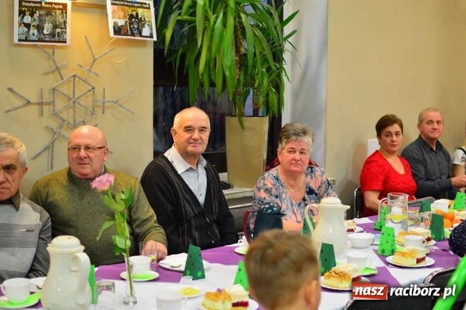 Zdjęcie w galerii na portalu naszraciborz.pl: Dzień Babci i Dziadka w bieńkowickim przedszkolu  wiadomości z regionu