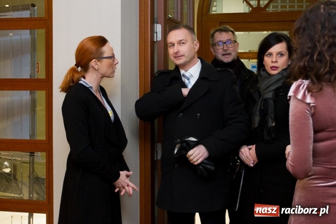 Zdjęcie w galerii na portalu naszraciborz.pl: Obsłużą was tak, jak na to zasłużyliście, czyli jak to starosta Winiarski skradł urodzinowe show prezydentowi Lenkowi wiadomości z regionu