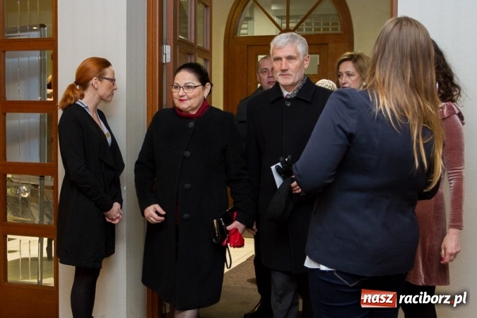 Zdjęcie w galerii na portalu naszraciborz.pl: Obsłużą was tak, jak na to zasłużyliście, czyli jak to starosta Winiarski skradł urodzinowe show prezydentowi Lenkowi wiadomości z regionu