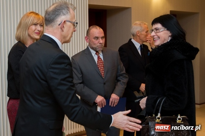 Zdjęcie w galerii na portalu naszraciborz.pl: Obsłużą was tak, jak na to zasłużyliście, czyli jak to starosta Winiarski skradł urodzinowe show prezydentowi Lenkowi wiadomości z regionu