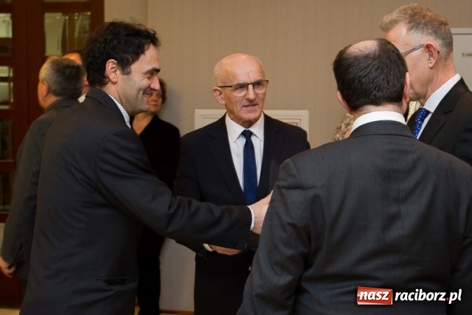 Zdjęcie w galerii na portalu naszraciborz.pl: Obsłużą was tak, jak na to zasłużyliście, czyli jak to starosta Winiarski skradł urodzinowe show prezydentowi Lenkowi wiadomości z regionu