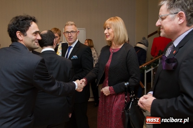 Zdjęcie w galerii na portalu naszraciborz.pl: Obsłużą was tak, jak na to zasłużyliście, czyli jak to starosta Winiarski skradł urodzinowe show prezydentowi Lenkowi wiadomości z regionu