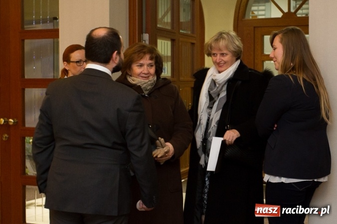 Zdjęcie w galerii na portalu naszraciborz.pl: Obsłużą was tak, jak na to zasłużyliście, czyli jak to starosta Winiarski skradł urodzinowe show prezydentowi Lenkowi wiadomości z regionu