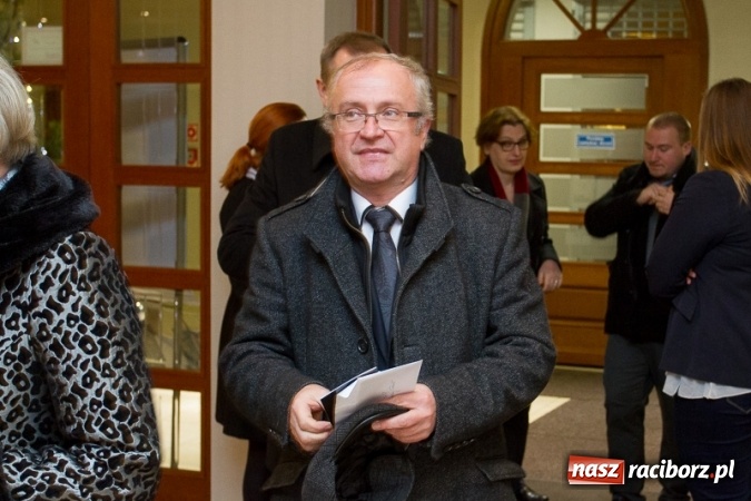 Zdjęcie w galerii na portalu naszraciborz.pl: Obsłużą was tak, jak na to zasłużyliście, czyli jak to starosta Winiarski skradł urodzinowe show prezydentowi Lenkowi wiadomości z regionu