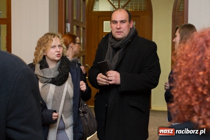 Zdjęcie w galerii na portalu naszraciborz.pl: Obsłużą was tak, jak na to zasłużyliście, czyli jak to starosta Winiarski skradł urodzinowe show prezydentowi Lenkowi wiadomości z regionu