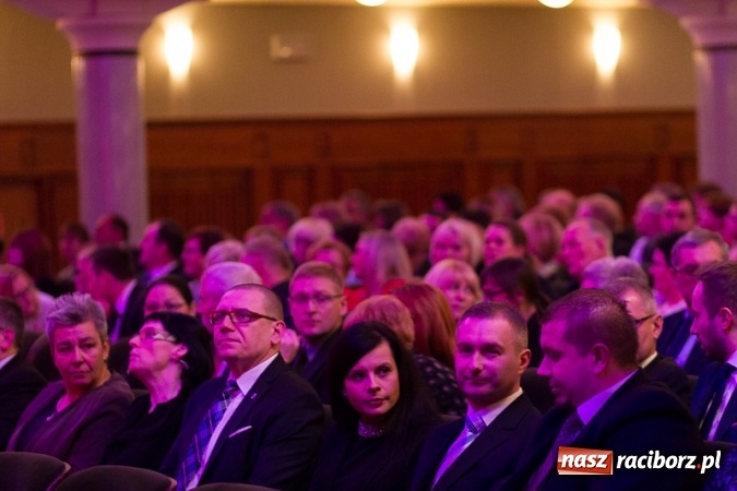 Zdjęcie w galerii na portalu naszraciborz.pl: Obsłużą was tak, jak na to zasłużyliście, czyli jak to starosta Winiarski skradł urodzinowe show prezydentowi Lenkowi wiadomości z regionu
