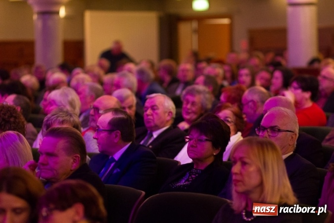 Zdjęcie w galerii na portalu naszraciborz.pl: Obsłużą was tak, jak na to zasłużyliście, czyli jak to starosta Winiarski skradł urodzinowe show prezydentowi Lenkowi wiadomości z regionu