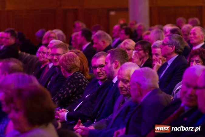 Zdjęcie w galerii na portalu naszraciborz.pl: Obsłużą was tak, jak na to zasłużyliście, czyli jak to starosta Winiarski skradł urodzinowe show prezydentowi Lenkowi wiadomości z regionu