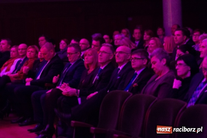 Zdjęcie w galerii na portalu naszraciborz.pl: Obsłużą was tak, jak na to zasłużyliście, czyli jak to starosta Winiarski skradł urodzinowe show prezydentowi Lenkowi wiadomości z regionu