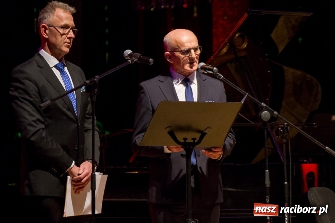 Zdjęcie w galerii na portalu naszraciborz.pl: Obsłużą was tak, jak na to zasłużyliście, czyli jak to starosta Winiarski skradł urodzinowe show prezydentowi Lenkowi wiadomości z regionu