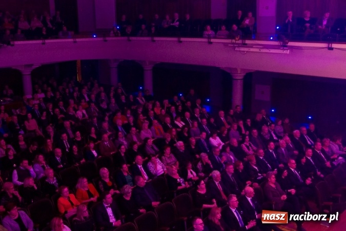 Zdjęcie w galerii na portalu naszraciborz.pl: Obsłużą was tak, jak na to zasłużyliście, czyli jak to starosta Winiarski skradł urodzinowe show prezydentowi Lenkowi wiadomości z regionu