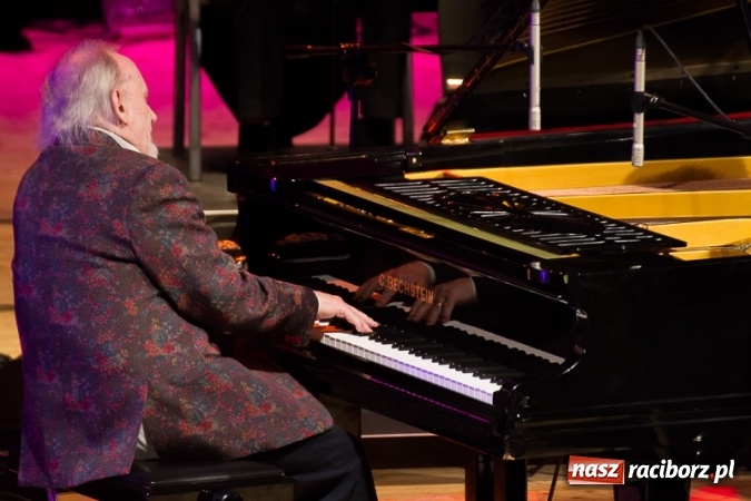 Zdjęcie w galerii na portalu naszraciborz.pl: Obsłużą was tak, jak na to zasłużyliście, czyli jak to starosta Winiarski skradł urodzinowe show prezydentowi Lenkowi wiadomości z regionu