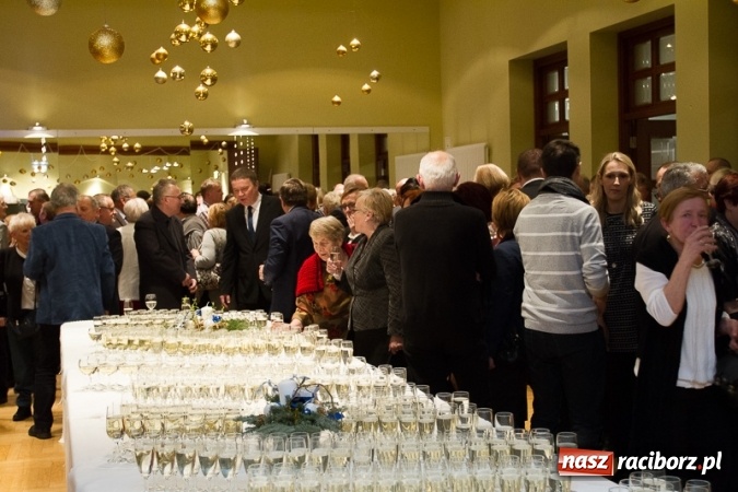 Zdjęcie w galerii na portalu naszraciborz.pl: Obsłużą was tak, jak na to zasłużyliście, czyli jak to starosta Winiarski skradł urodzinowe show prezydentowi Lenkowi wiadomości z regionu