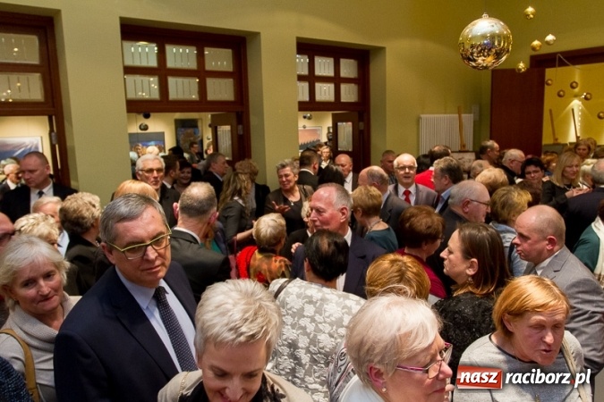 Zdjęcie w galerii na portalu naszraciborz.pl: Obsłużą was tak, jak na to zasłużyliście, czyli jak to starosta Winiarski skradł urodzinowe show prezydentowi Lenkowi wiadomości z regionu