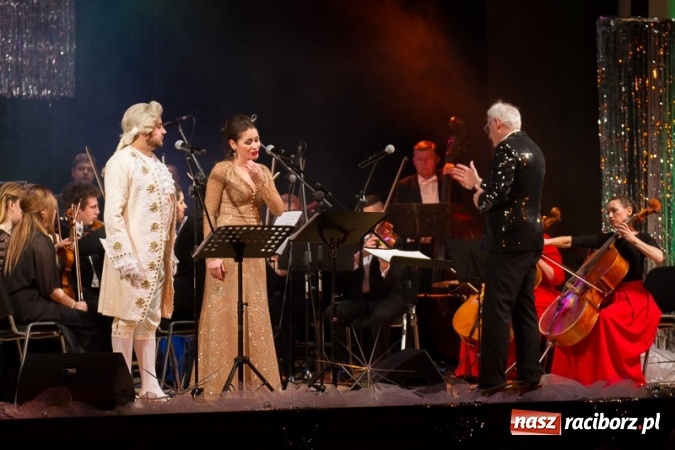 Zdjęcie w galerii na portalu naszraciborz.pl: Obsłużą was tak, jak na to zasłużyliście, czyli jak to starosta Winiarski skradł urodzinowe show prezydentowi Lenkowi wiadomości z regionu