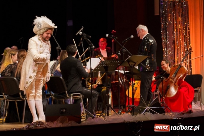 Zdjęcie w galerii na portalu naszraciborz.pl: Obsłużą was tak, jak na to zasłużyliście, czyli jak to starosta Winiarski skradł urodzinowe show prezydentowi Lenkowi wiadomości z regionu