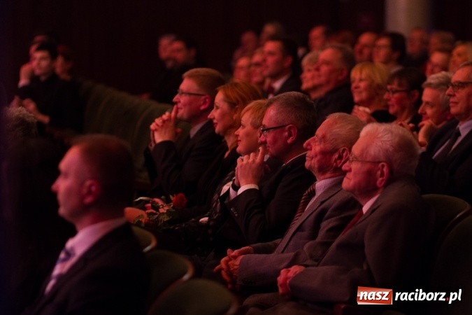 Zdjęcie w galerii na portalu naszraciborz.pl: Obsłużą was tak, jak na to zasłużyliście, czyli jak to starosta Winiarski skradł urodzinowe show prezydentowi Lenkowi wiadomości z regionu