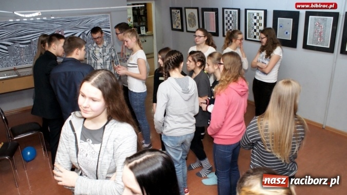 Zdjęcie w galerii na portalu naszraciborz.pl: Eksperymentalna Noc dla gimnazjalist&oacute;w w bibliotece za nami! wiadomości z regionu