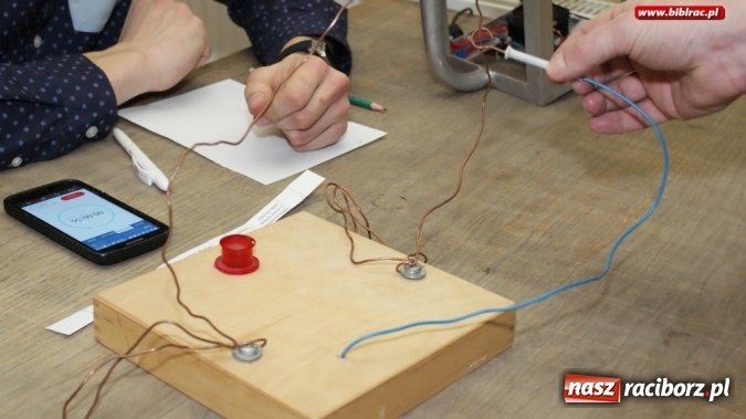 Zdjęcie w galerii na portalu naszraciborz.pl: Eksperymentalna Noc dla gimnazjalist&oacute;w w bibliotece za nami! wiadomości z regionu