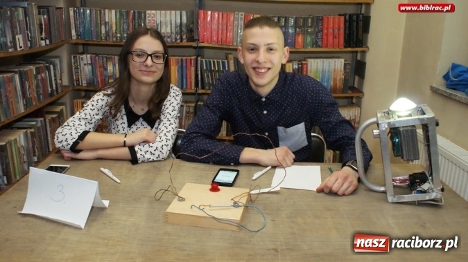 Zdjęcie w galerii na portalu naszraciborz.pl: Eksperymentalna Noc dla gimnazjalist&oacute;w w bibliotece za nami! wiadomości z regionu