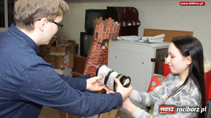 Zdjęcie w galerii na portalu naszraciborz.pl: Eksperymentalna Noc dla gimnazjalist&oacute;w w bibliotece za nami! wiadomości z regionu