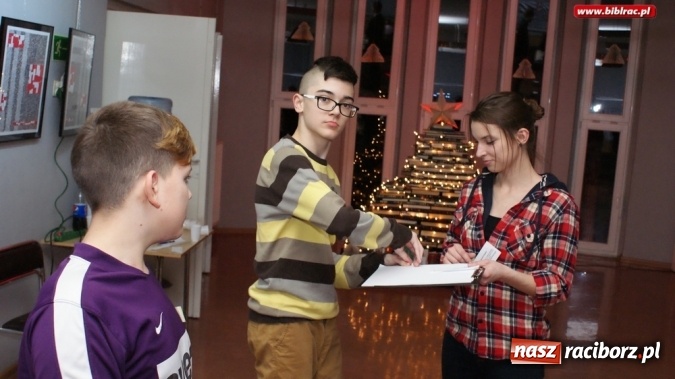 Zdjęcie w galerii na portalu naszraciborz.pl: Eksperymentalna Noc dla gimnazjalist&oacute;w w bibliotece za nami! wiadomości z regionu