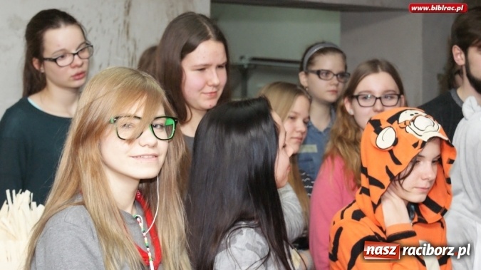 Zdjęcie w galerii na portalu naszraciborz.pl: Eksperymentalna Noc dla gimnazjalist&oacute;w w bibliotece za nami! wiadomości z regionu