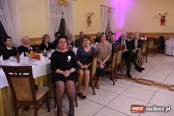 Zdjęcie w galerii na portalu naszraciborz.pl: Trzecia studniówka CKZiU nr 1. Maturzyści bawią się w Pogrzebieniu FOTO i WIDEO wiadomości z regionu