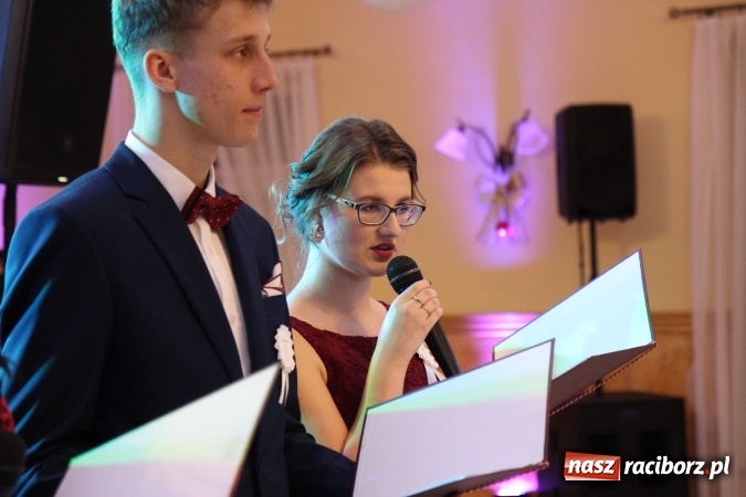 Zdjęcie w galerii na portalu naszraciborz.pl: Trzecia studniówka CKZiU nr 1. Maturzyści bawią się w Pogrzebieniu FOTO i WIDEO wiadomości z regionu