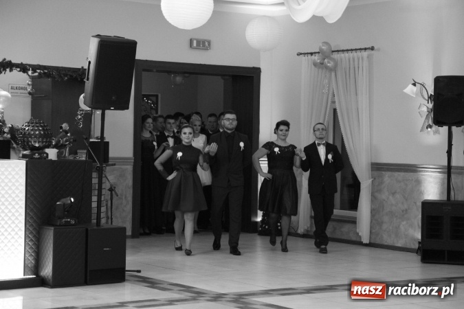 Zdjęcie w galerii na portalu naszraciborz.pl: Trzecia studniówka CKZiU nr 1. Maturzyści bawią się w Pogrzebieniu FOTO i WIDEO wiadomości z regionu