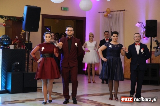 Zdjęcie w galerii na portalu naszraciborz.pl: Trzecia studniówka CKZiU nr 1. Maturzyści bawią się w Pogrzebieniu FOTO i WIDEO wiadomości z regionu