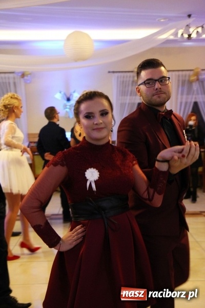 Zdjęcie w galerii na portalu naszraciborz.pl: Trzecia studniówka CKZiU nr 1. Maturzyści bawią się w Pogrzebieniu FOTO i WIDEO wiadomości z regionu