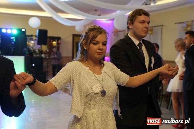 Zdjęcie w galerii na portalu naszraciborz.pl: Trzecia studniówka CKZiU nr 1. Maturzyści bawią się w Pogrzebieniu FOTO i WIDEO wiadomości z regionu