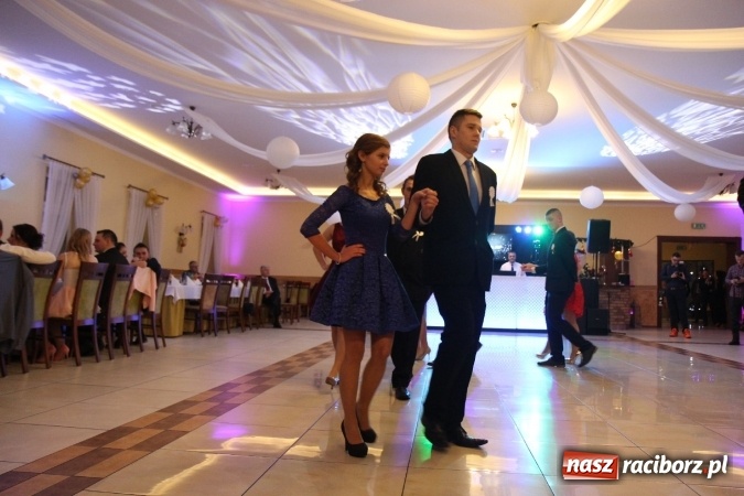 Zdjęcie w galerii na portalu naszraciborz.pl: Trzecia studniówka CKZiU nr 1. Maturzyści bawią się w Pogrzebieniu FOTO i WIDEO wiadomości z regionu