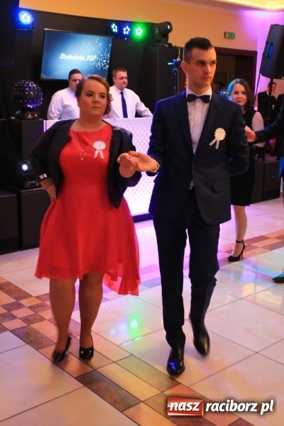 Zdjęcie w galerii na portalu naszraciborz.pl: Trzecia studniówka CKZiU nr 1. Maturzyści bawią się w Pogrzebieniu FOTO i WIDEO wiadomości z regionu