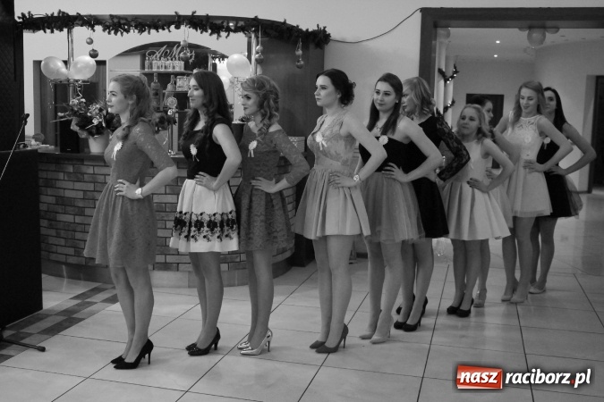 Zdjęcie w galerii na portalu naszraciborz.pl: Trzecia studniówka CKZiU nr 1. Maturzyści bawią się w Pogrzebieniu FOTO i WIDEO wiadomości z regionu