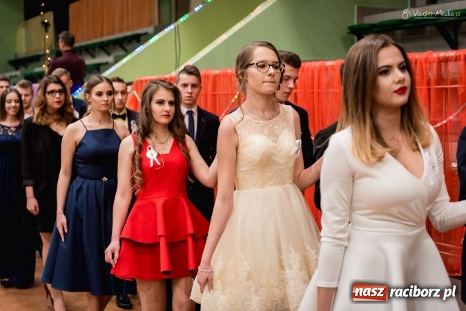 Zdjęcie w galerii na portalu naszraciborz.pl: Bal maturalny Kasprowicza tradycyjnie w Arenie Rafako FOTO i WIDEO wiadomości z regionu