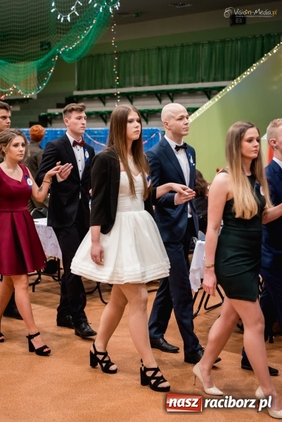 Zdjęcie w galerii na portalu naszraciborz.pl: Bal maturalny Kasprowicza tradycyjnie w Arenie Rafako FOTO i WIDEO wiadomości z regionu