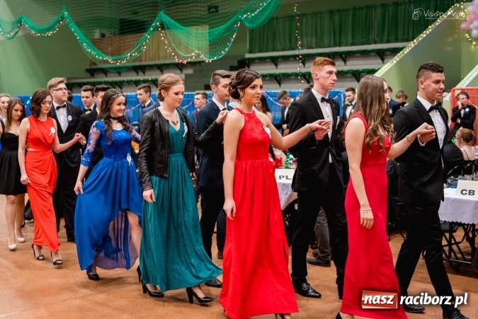 Zdjęcie w galerii na portalu naszraciborz.pl: Bal maturalny Kasprowicza tradycyjnie w Arenie Rafako FOTO i WIDEO wiadomości z regionu