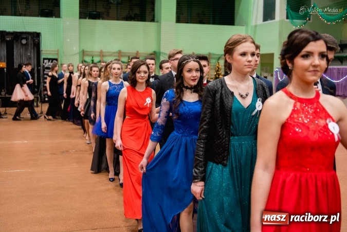 Zdjęcie w galerii na portalu naszraciborz.pl: Bal maturalny Kasprowicza tradycyjnie w Arenie Rafako FOTO i WIDEO wiadomości z regionu