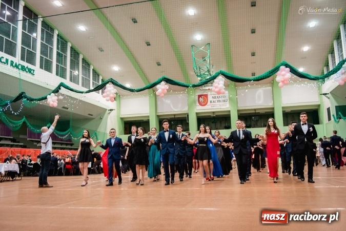 Zdjęcie w galerii na portalu naszraciborz.pl: Bal maturalny Kasprowicza tradycyjnie w Arenie Rafako FOTO i WIDEO wiadomości z regionu