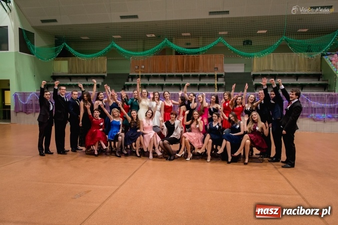 Zdjęcie w galerii na portalu naszraciborz.pl: Bal maturalny Kasprowicza tradycyjnie w Arenie Rafako FOTO i WIDEO wiadomości z regionu