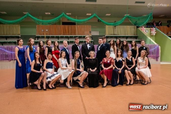 Zdjęcie w galerii na portalu naszraciborz.pl: Bal maturalny Kasprowicza tradycyjnie w Arenie Rafako FOTO i WIDEO wiadomości z regionu